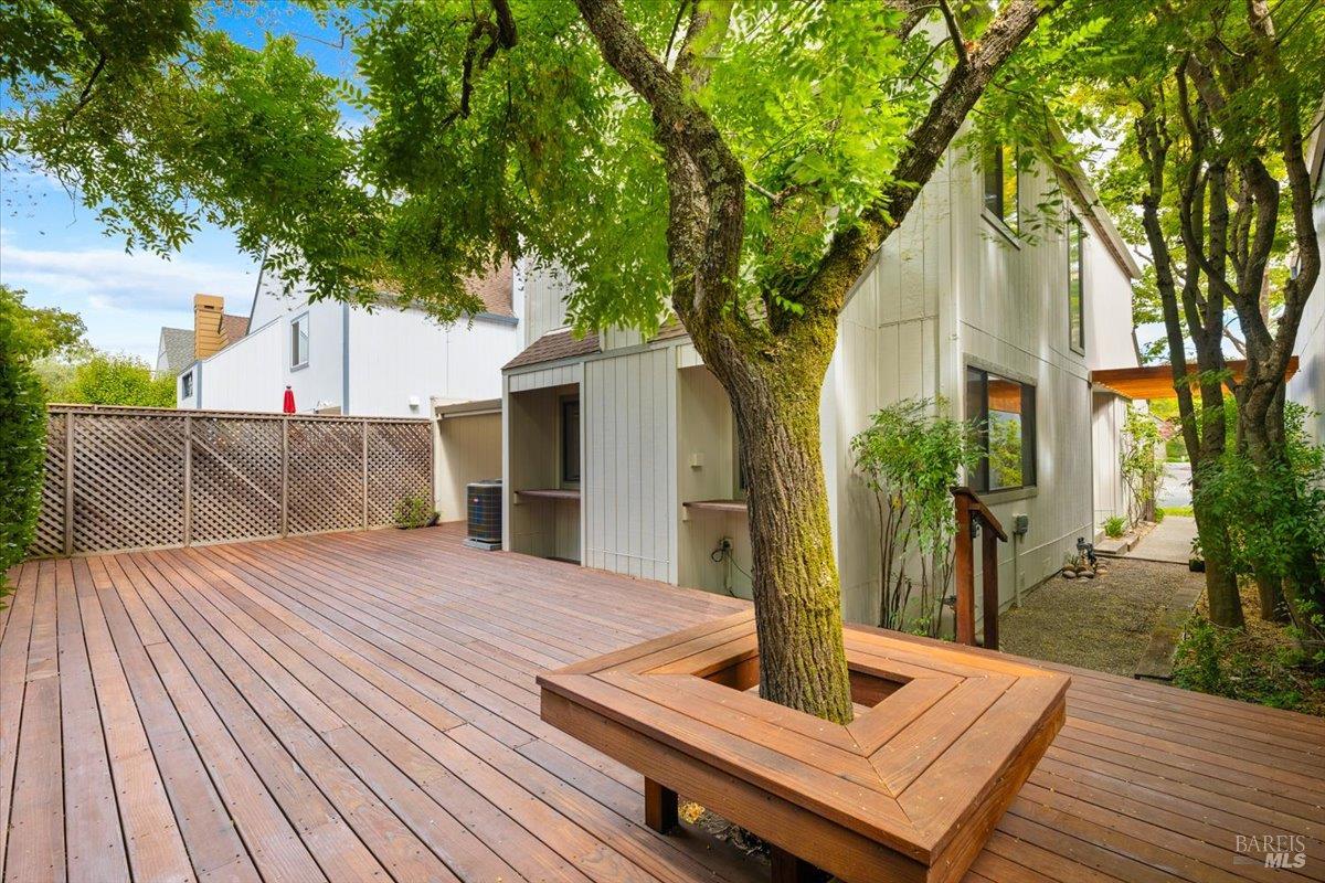 566 March Avenue Healdsburg CA 95448