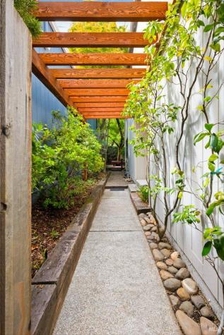 566 March Avenue Healdsburg CA 95448