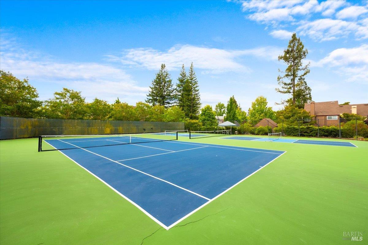 566 March Avenue Healdsburg CA 95448