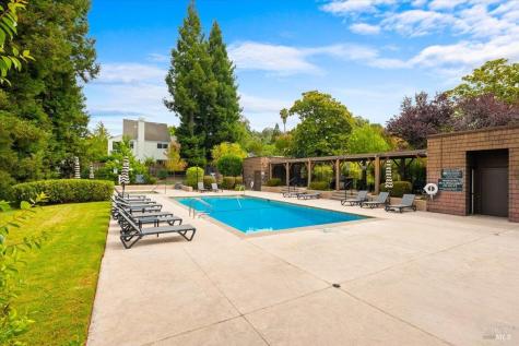 566 March Avenue Healdsburg CA 95448