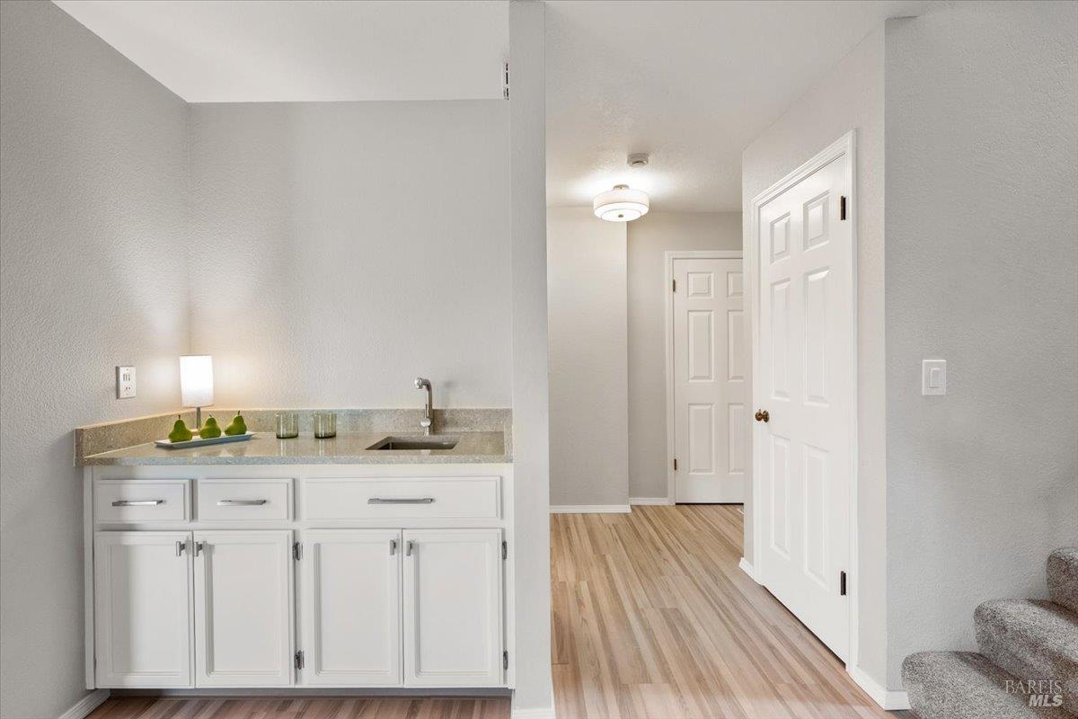566 March Avenue Healdsburg CA 95448