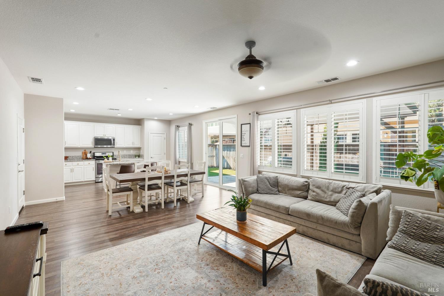 1245 Dartmouth Circle Dixon CA 95620