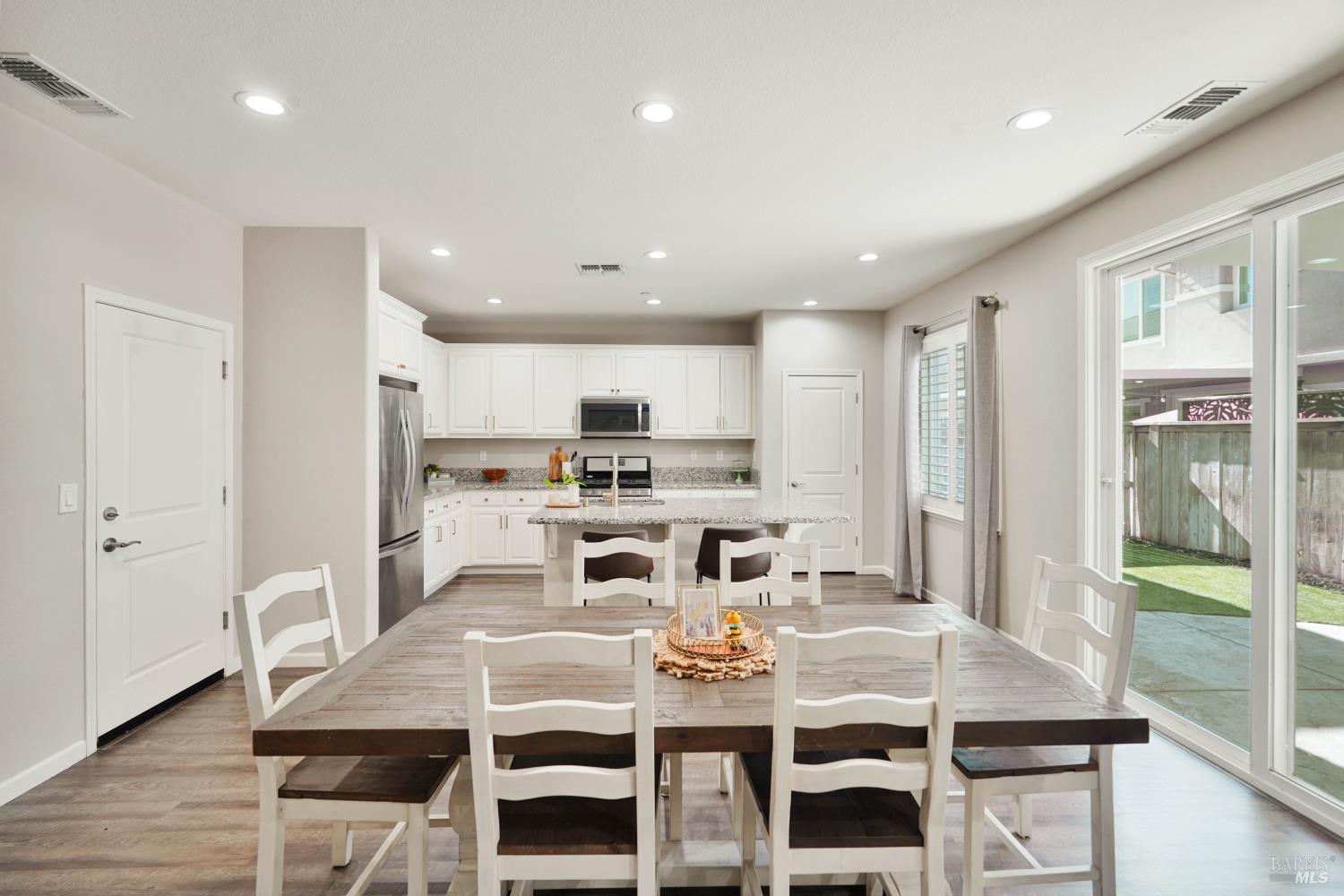 1245 Dartmouth Circle Dixon CA 95620