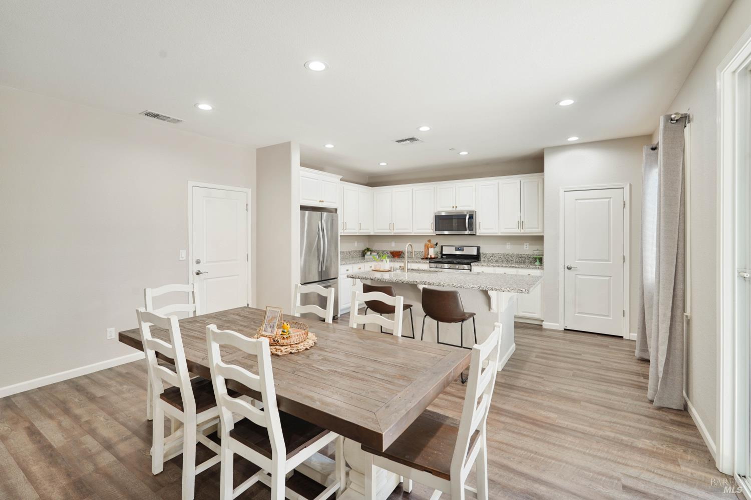 1245 Dartmouth Circle Dixon CA 95620
