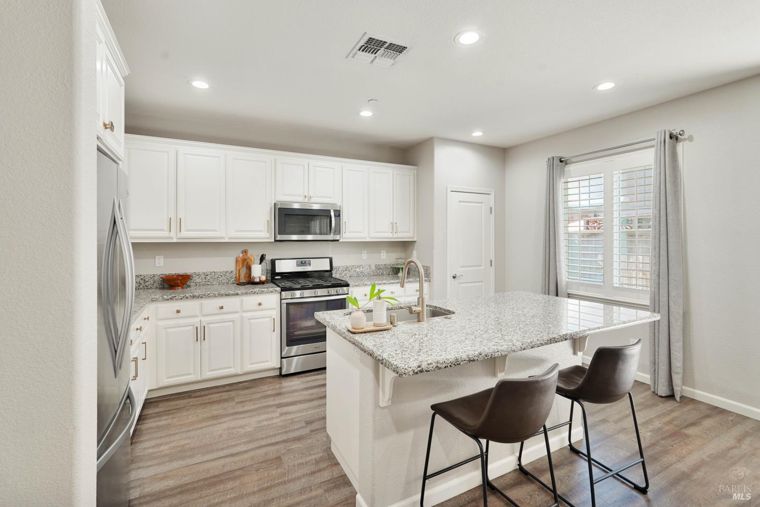 1245 Dartmouth Circle Dixon CA 95620