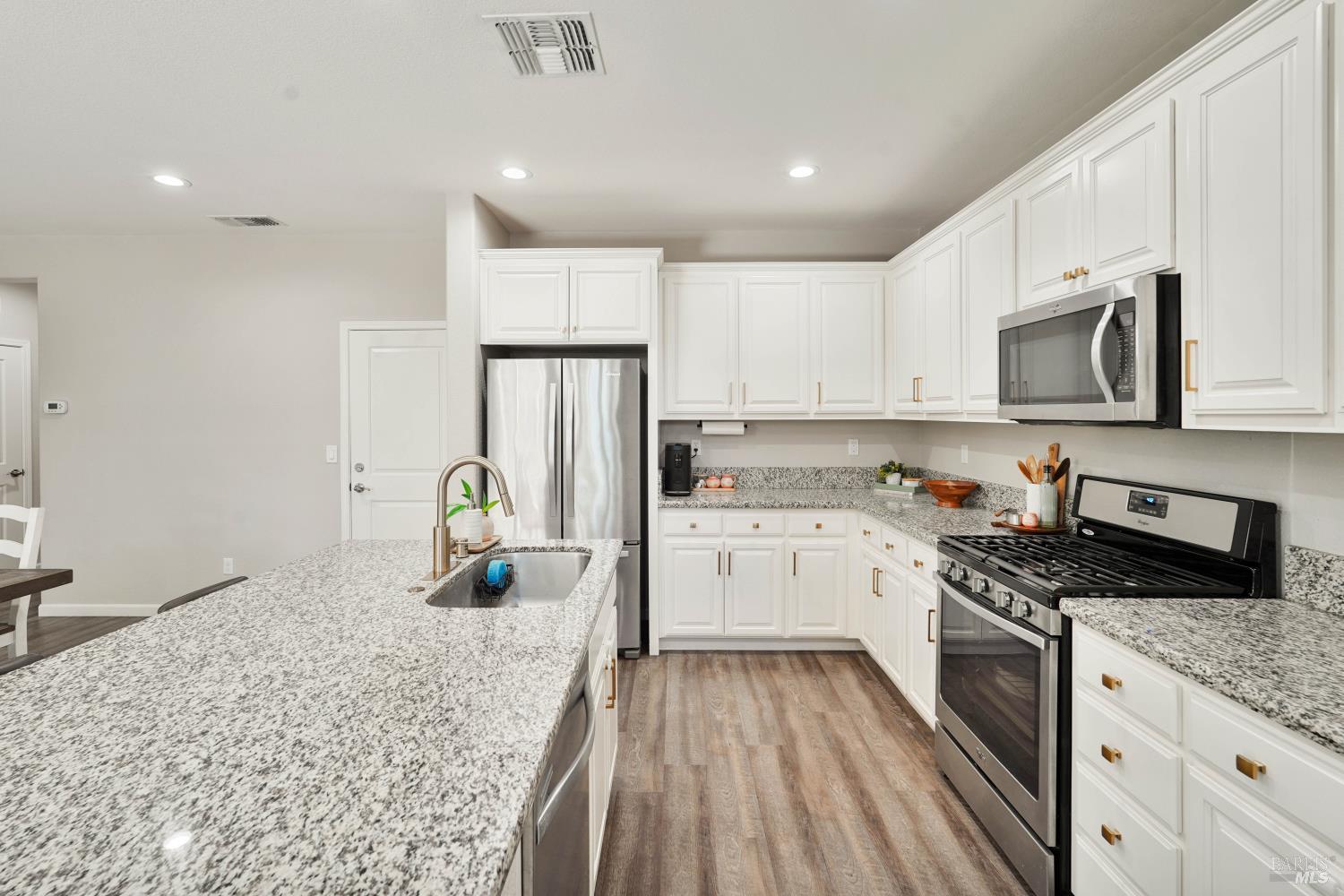 1245 Dartmouth Circle Dixon CA 95620