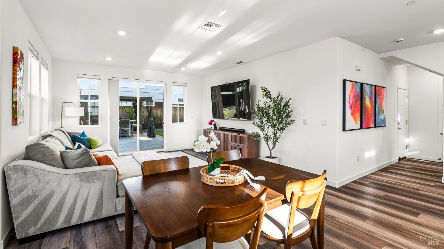 314 Caulfield Lane Petaluma CA 94952