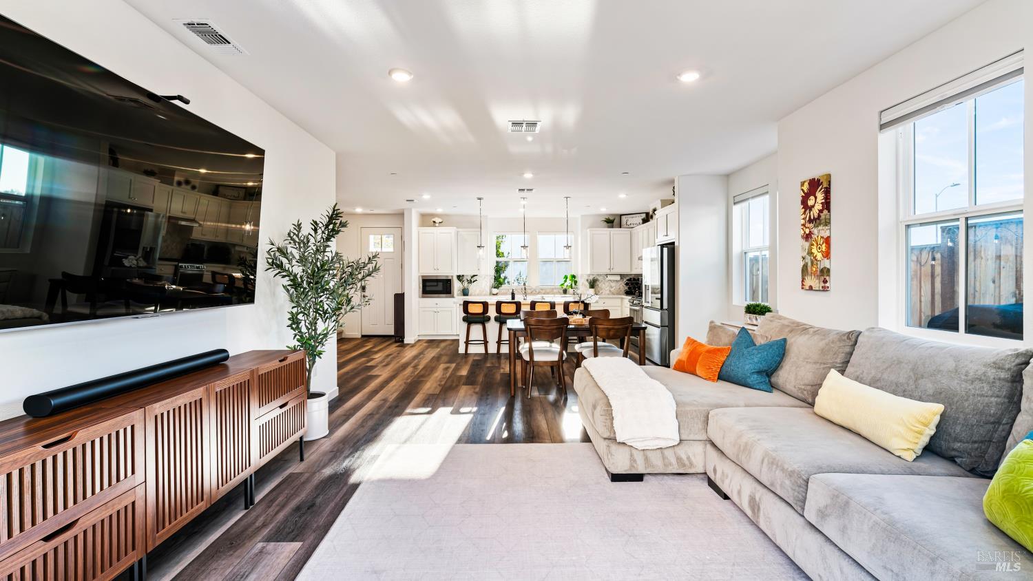 314 Caulfield Lane Petaluma CA 94952