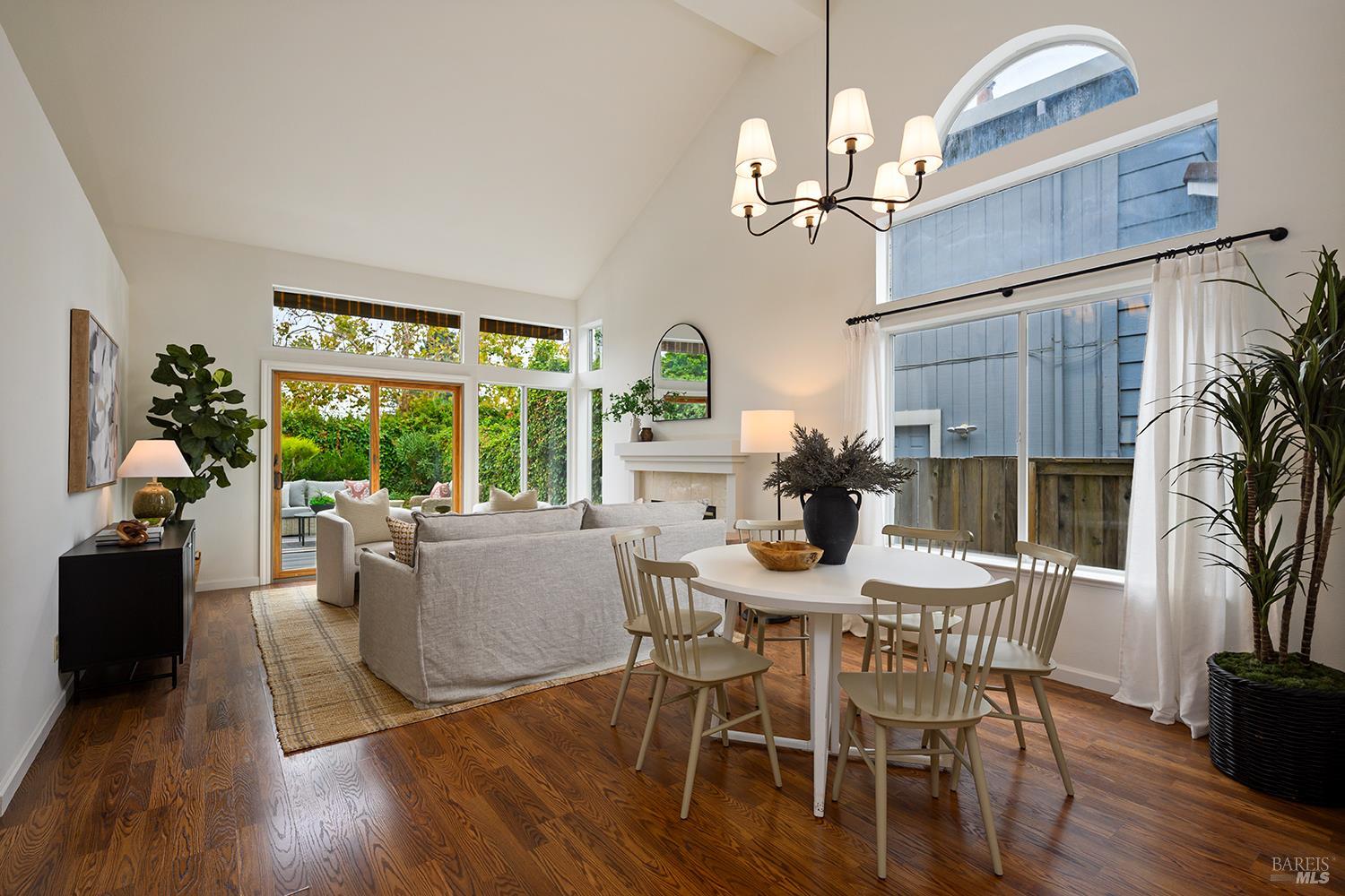 172 Flametree Circle Windsor CA 95492