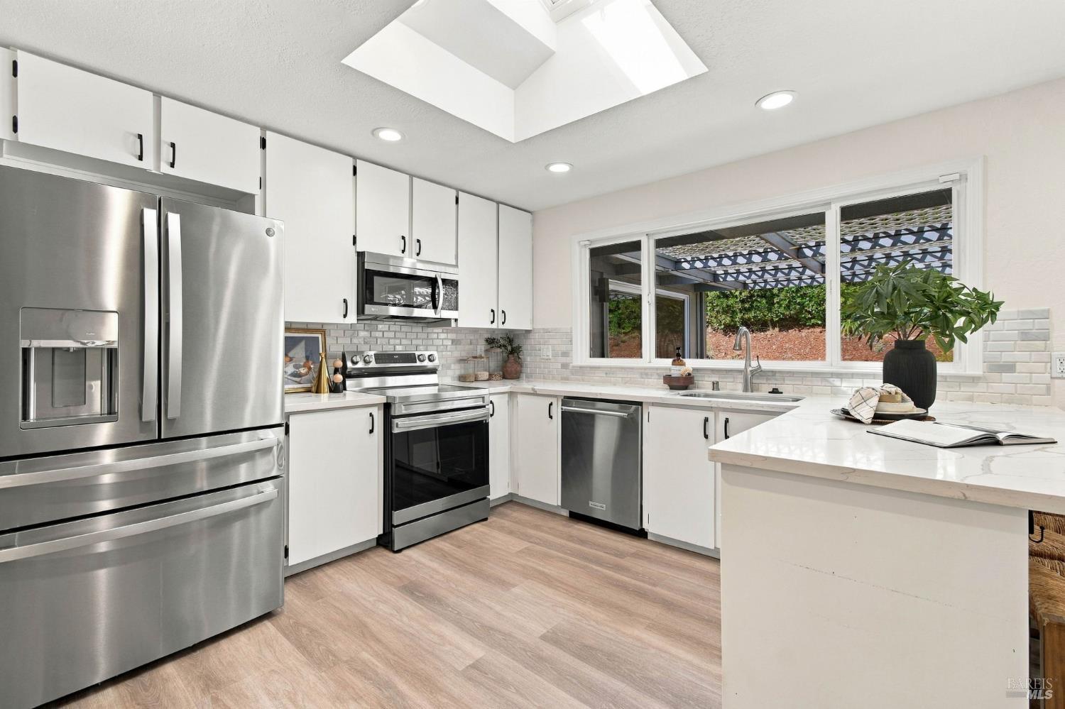 30 Driftwood Avenue Novato CA 94945