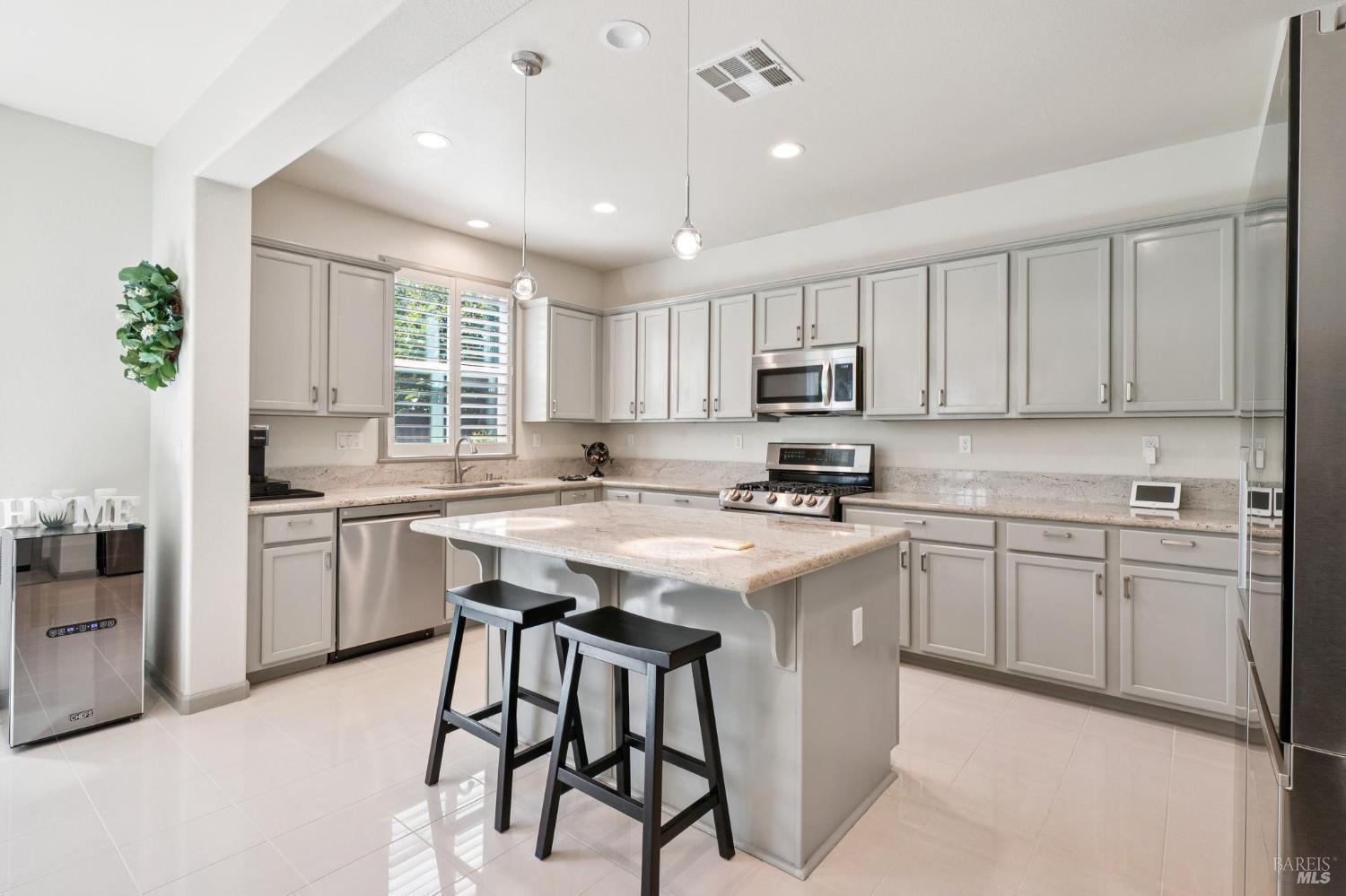 1831 Velvetleaf Lane Santa Rosa CA 95404