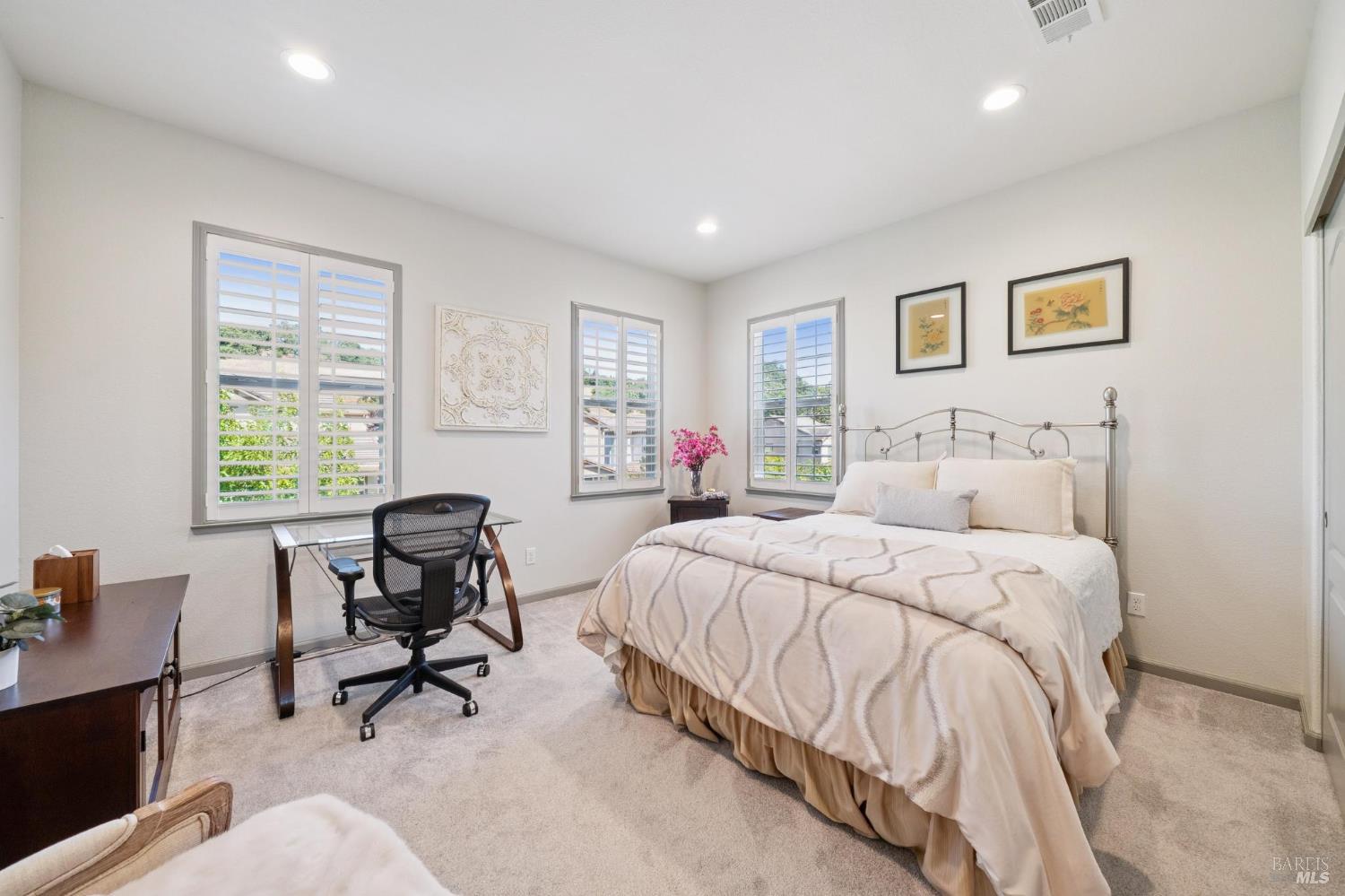 1831 Velvetleaf Lane Santa Rosa CA 95404