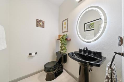 1831 Velvetleaf Lane Santa Rosa CA 95404