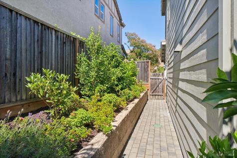 1831 Velvetleaf Lane Santa Rosa CA 95404
