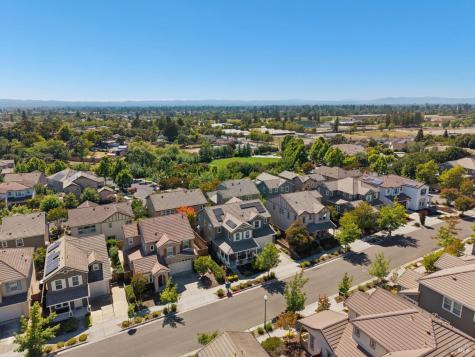1831 Velvetleaf Lane Santa Rosa CA 95404