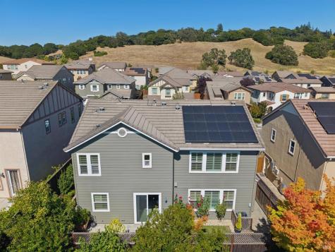 1831 Velvetleaf Lane Santa Rosa CA 95404