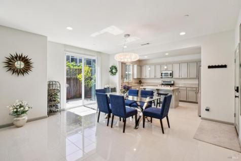 1831 Velvetleaf Lane Santa Rosa CA 95404