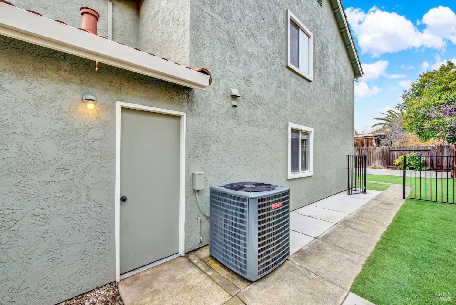 1106 Charter Lane Fairfield CA 94533