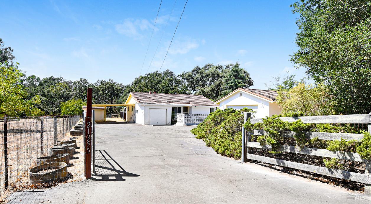 21355 Hyde Road Sonoma CA 95476