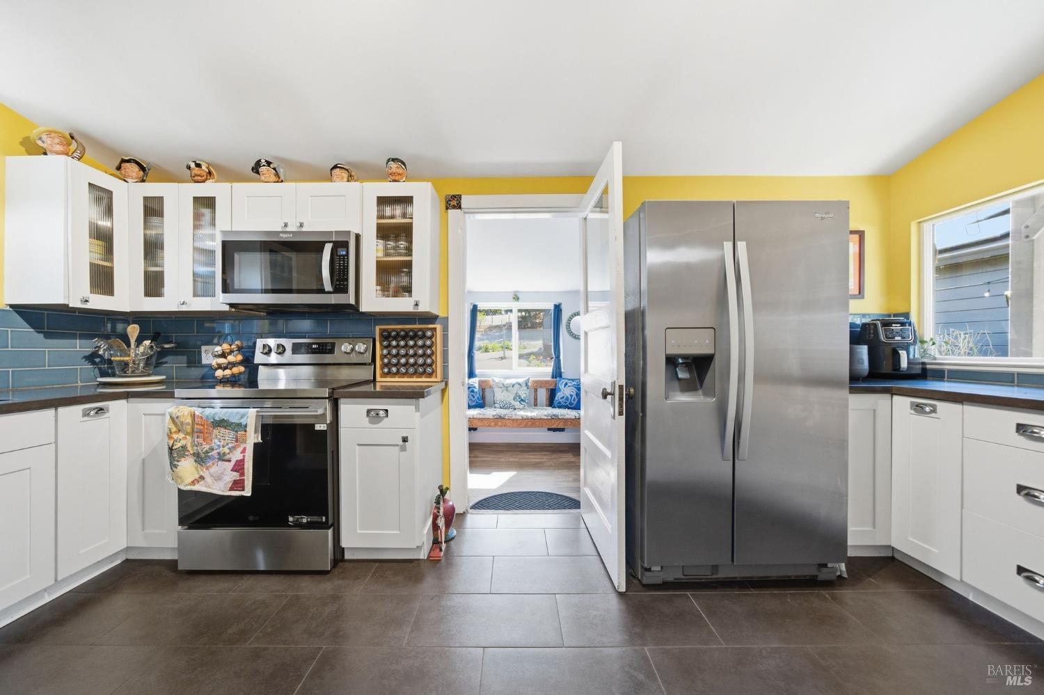 7878 Gravenstein Highway Cotati CA 94931