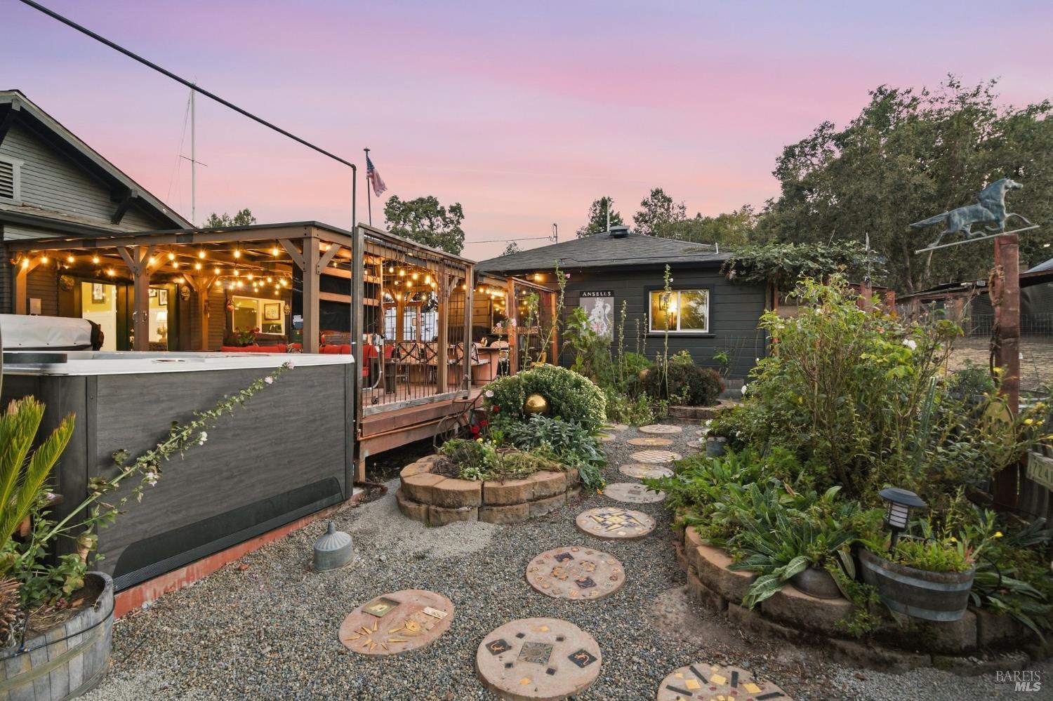 7878 Gravenstein Highway Cotati CA 94931