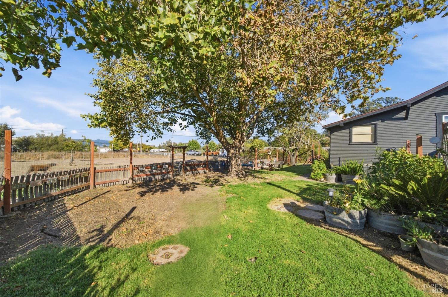 7878 Gravenstein Highway Cotati CA 94931