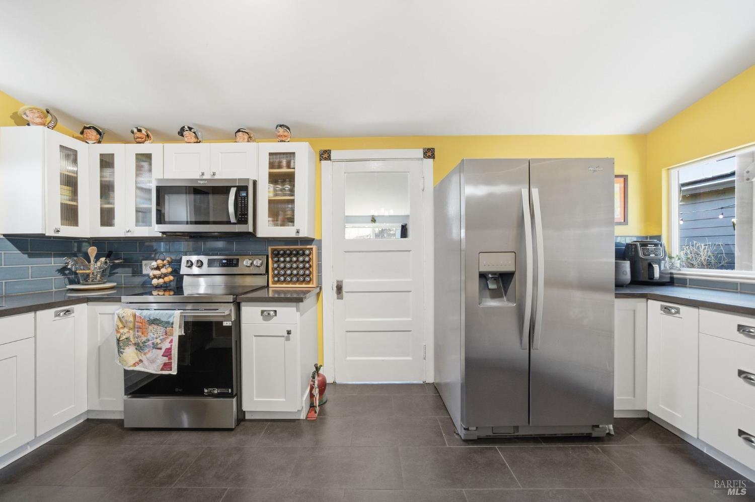 7878 Gravenstein Highway Cotati CA 94931