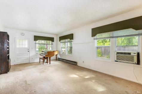 720 Windsor River Road Windsor CA 95492