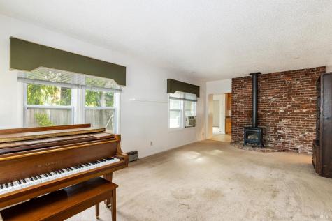 720 Windsor River Road Windsor CA 95492