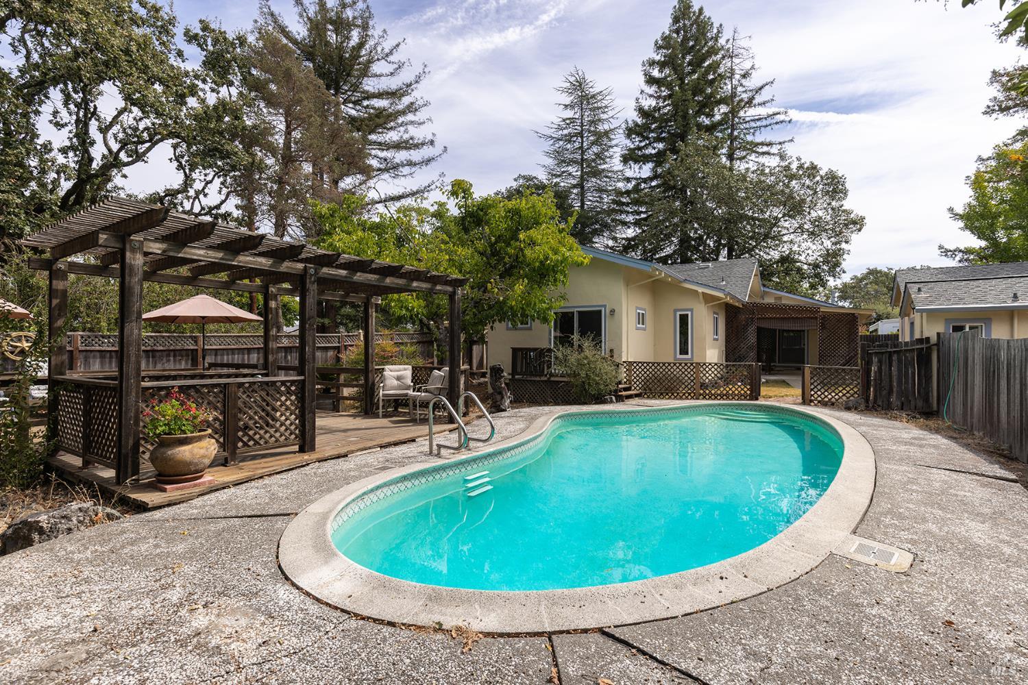 720 Windsor River Road Windsor CA 95492