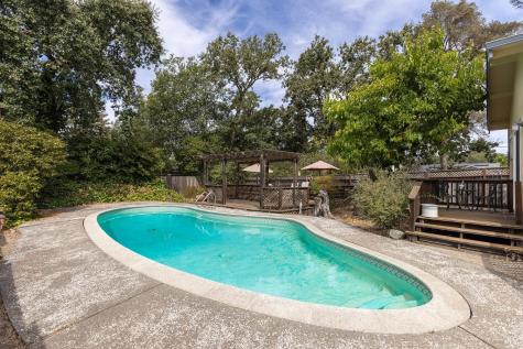 720 Windsor River Road Windsor CA 95492