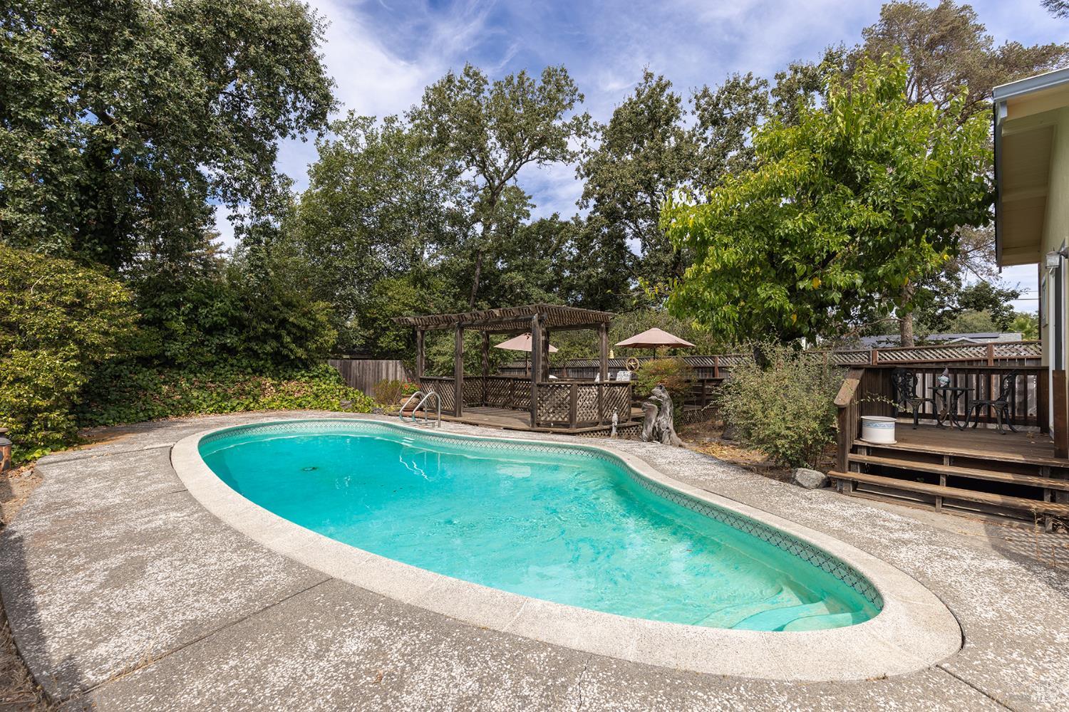 720 Windsor River Road Windsor CA 95492