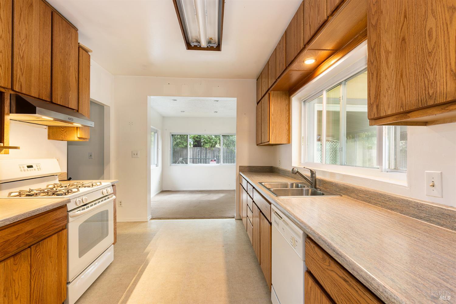 720 Windsor River Road Windsor CA 95492