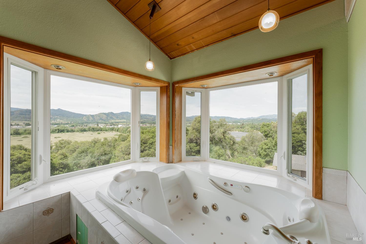1450 Deerwood Drive Ukiah CA 95482