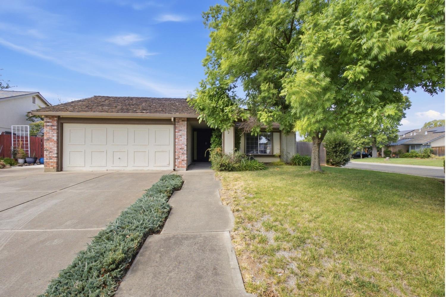 2 Rosto Court Sacramento CA 95823