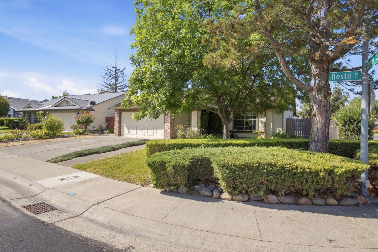 2 Rosto Court Sacramento CA 95823