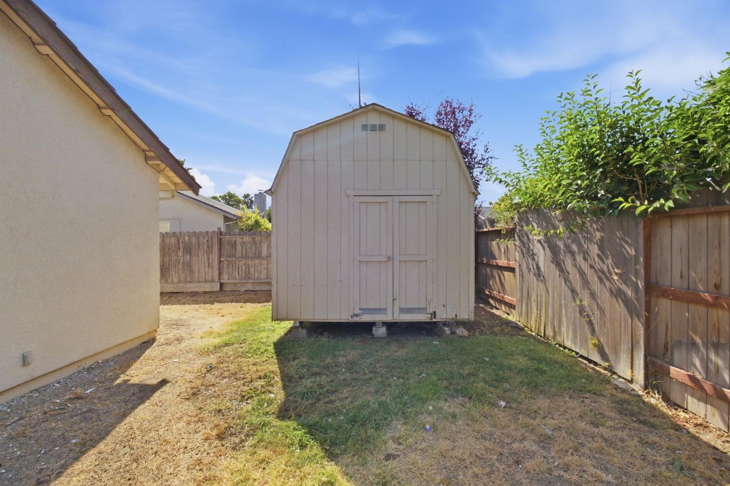 2 Rosto Court Sacramento CA 95823