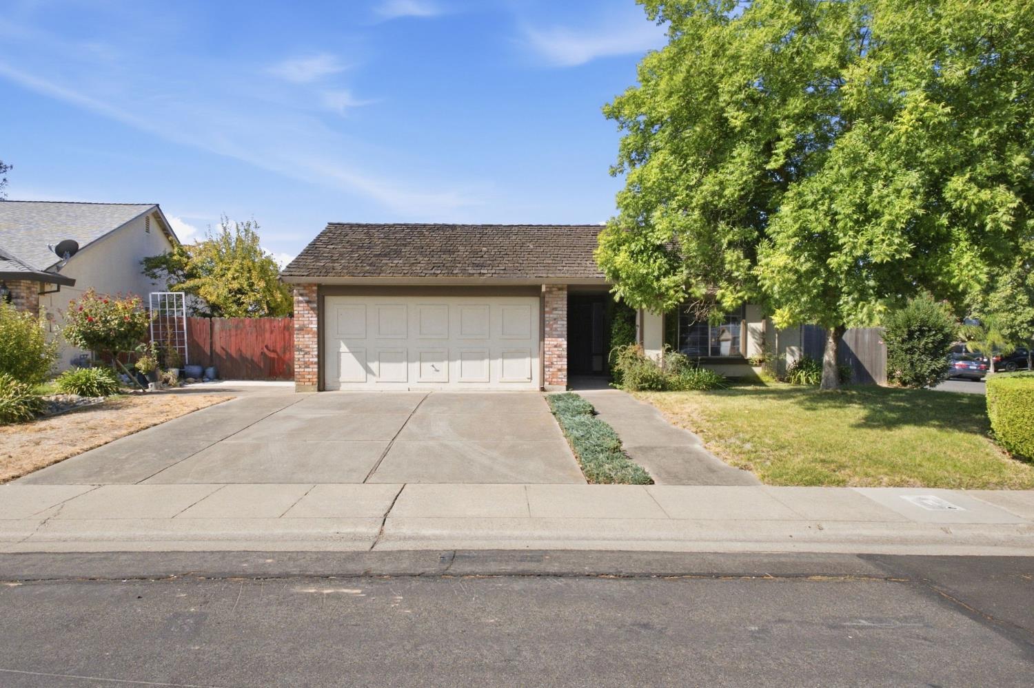 2 Rosto Court Sacramento CA 95823