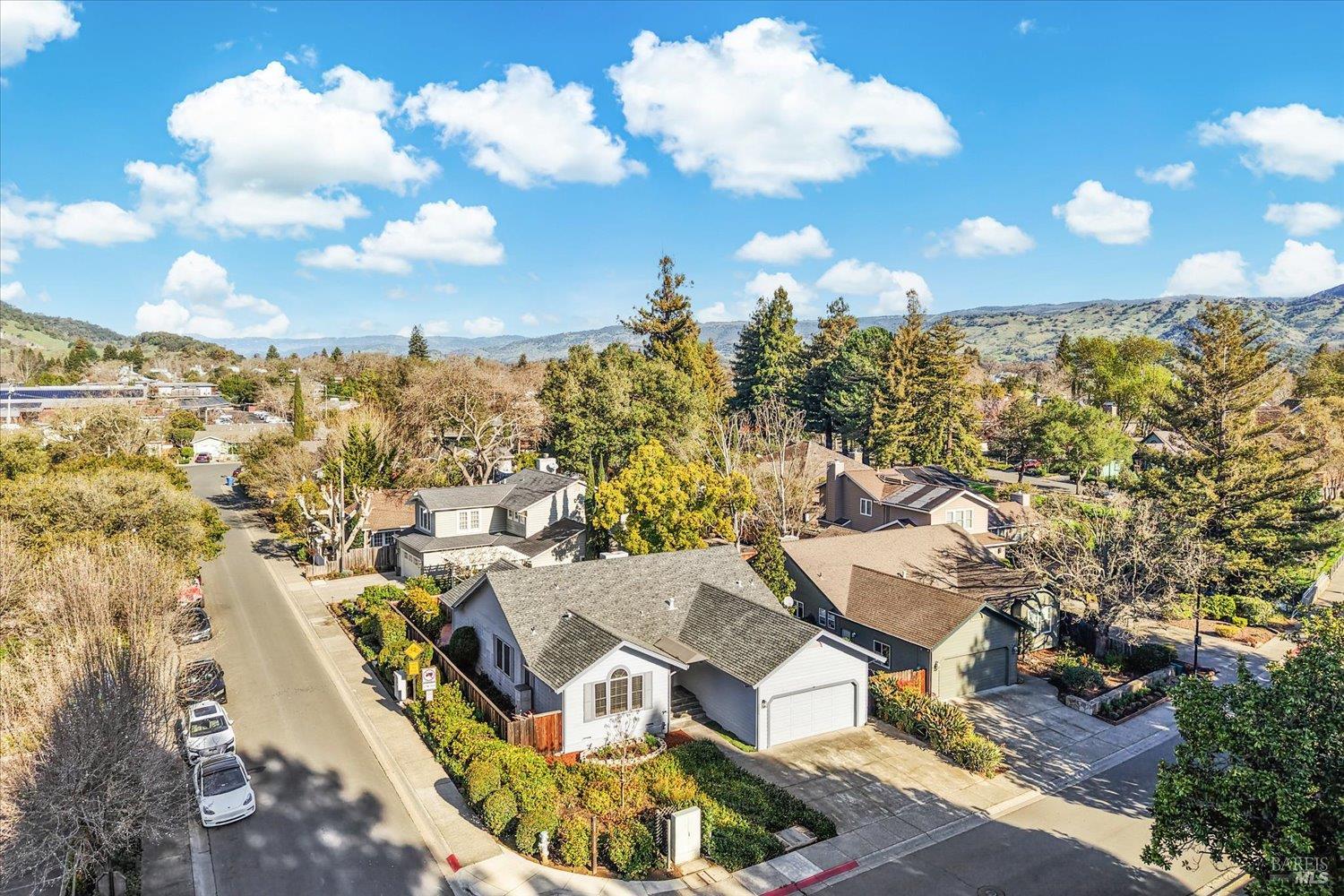 2004 Oak Circle Yountville CA 94599