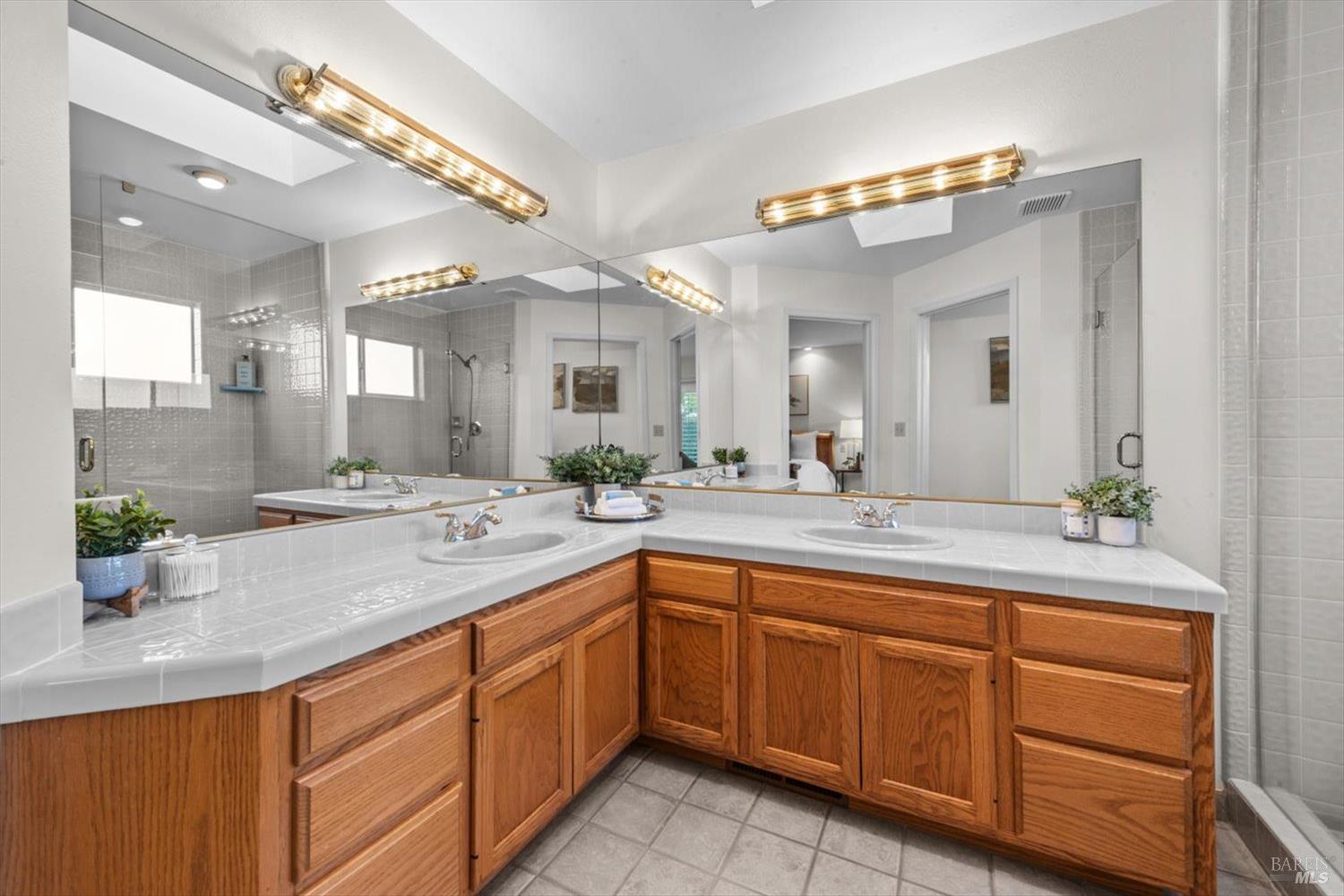 2004 Oak Circle Yountville CA 94599