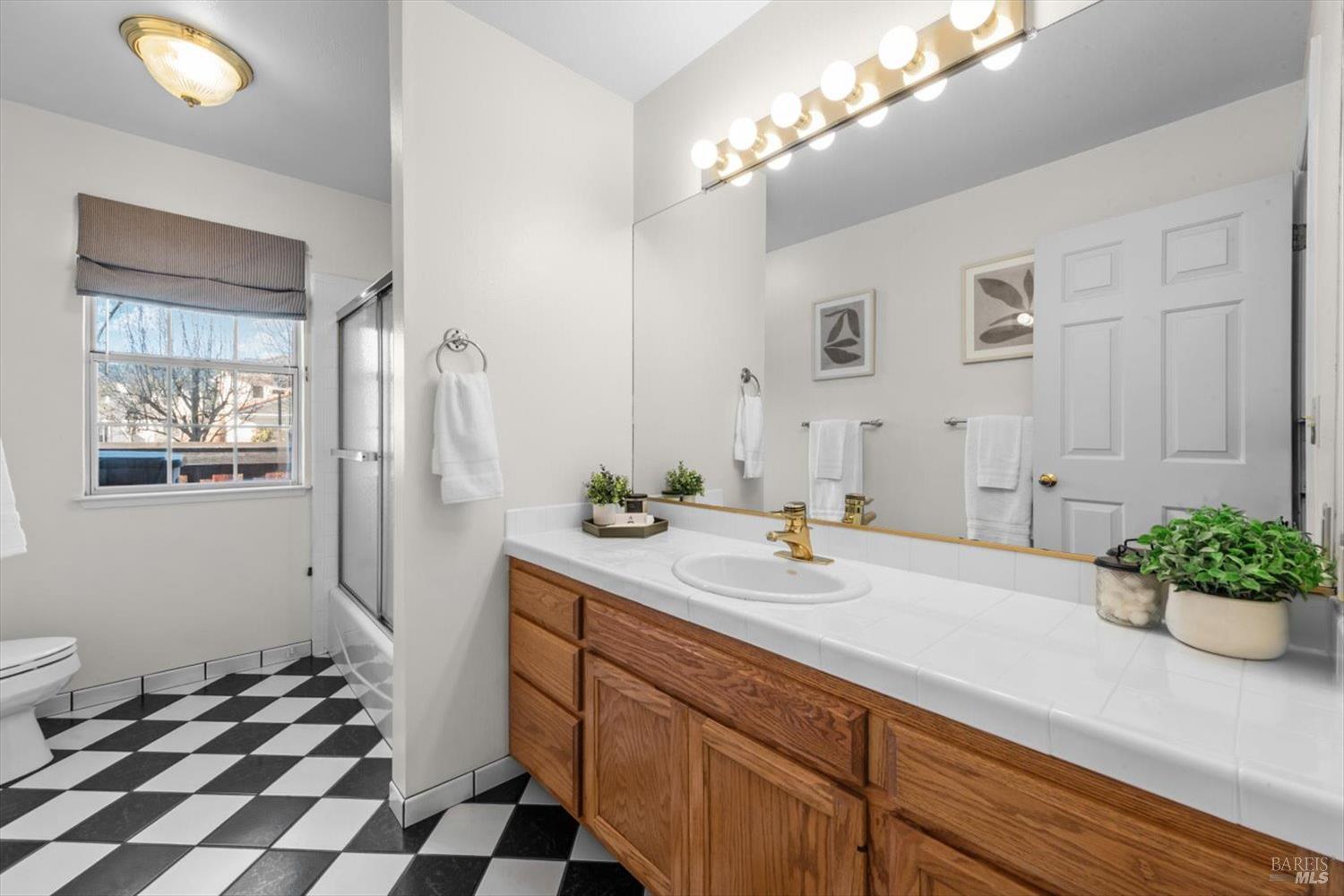 2004 Oak Circle Yountville CA 94599