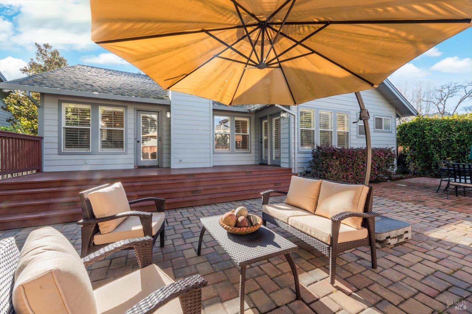 2004 Oak Circle Yountville CA 94599