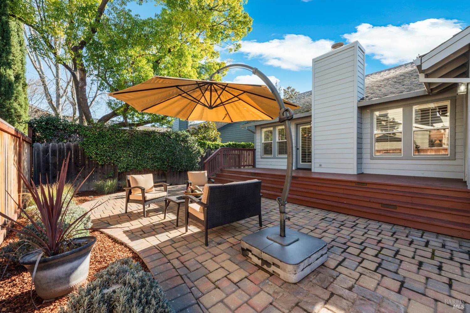 2004 Oak Circle Yountville CA 94599