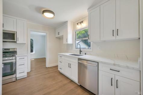 8 Grandview Avenue Petaluma CA 94952