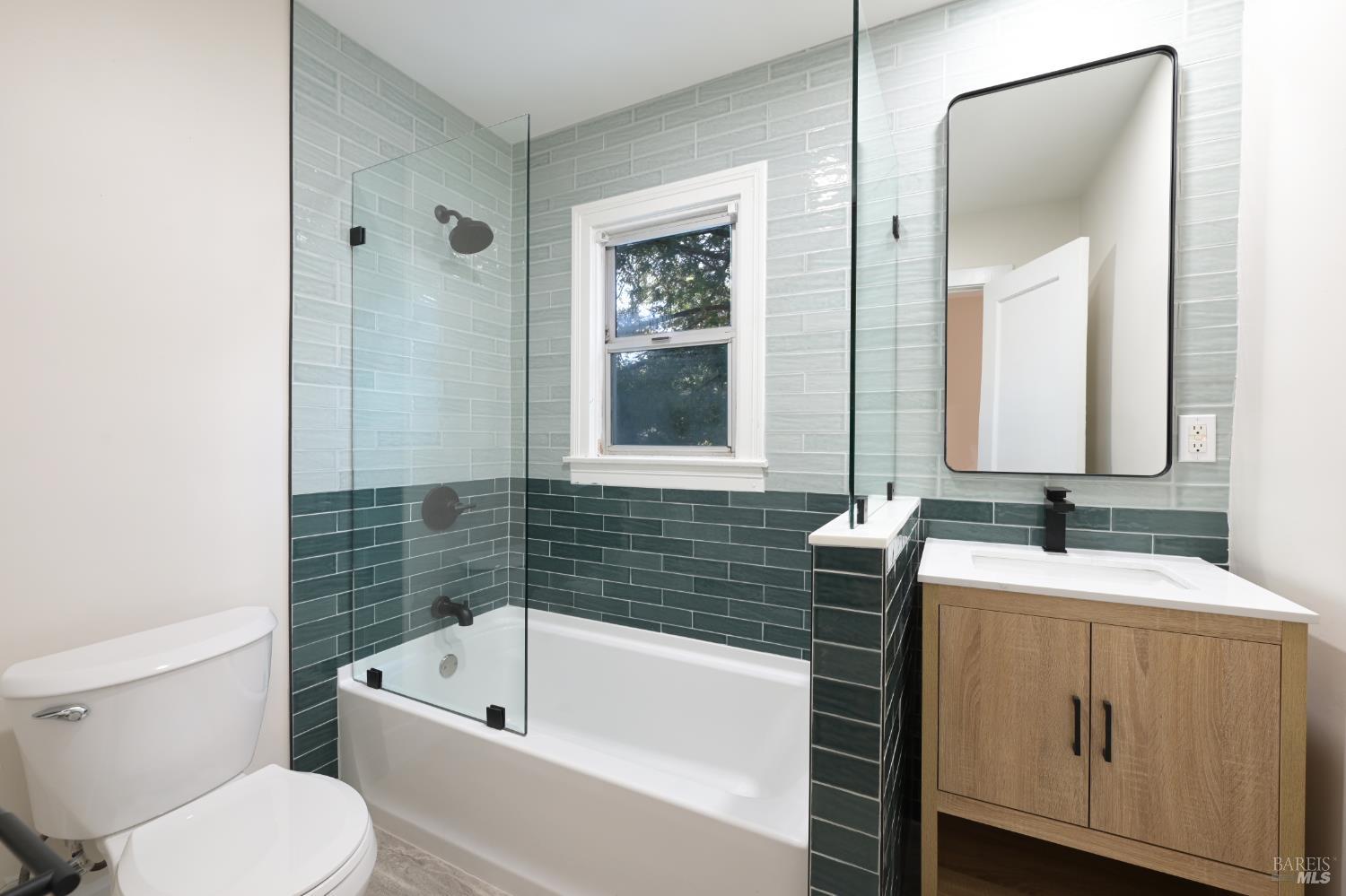 8 Grandview Avenue Petaluma CA 94952