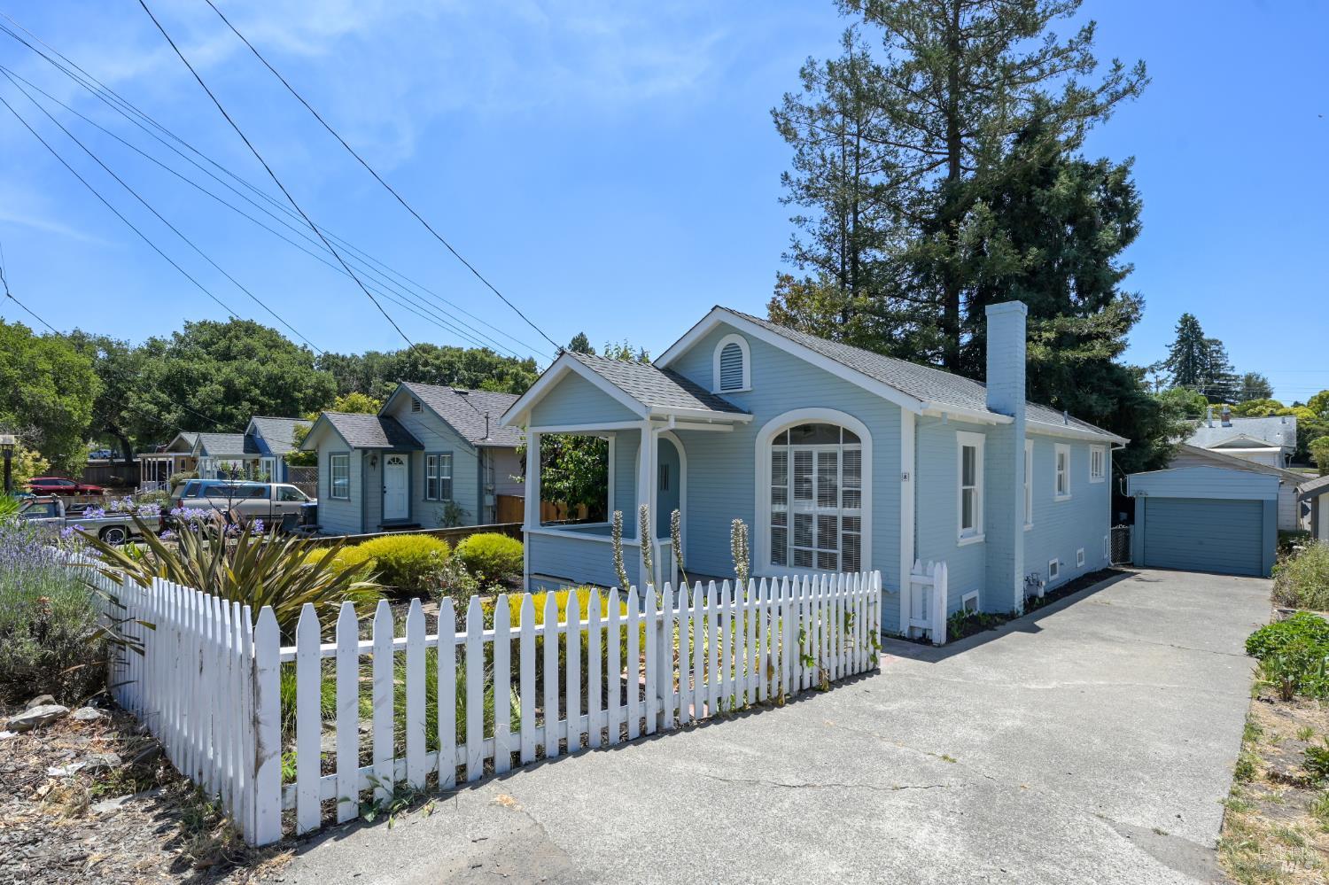 8 Grandview Avenue Petaluma CA 94952