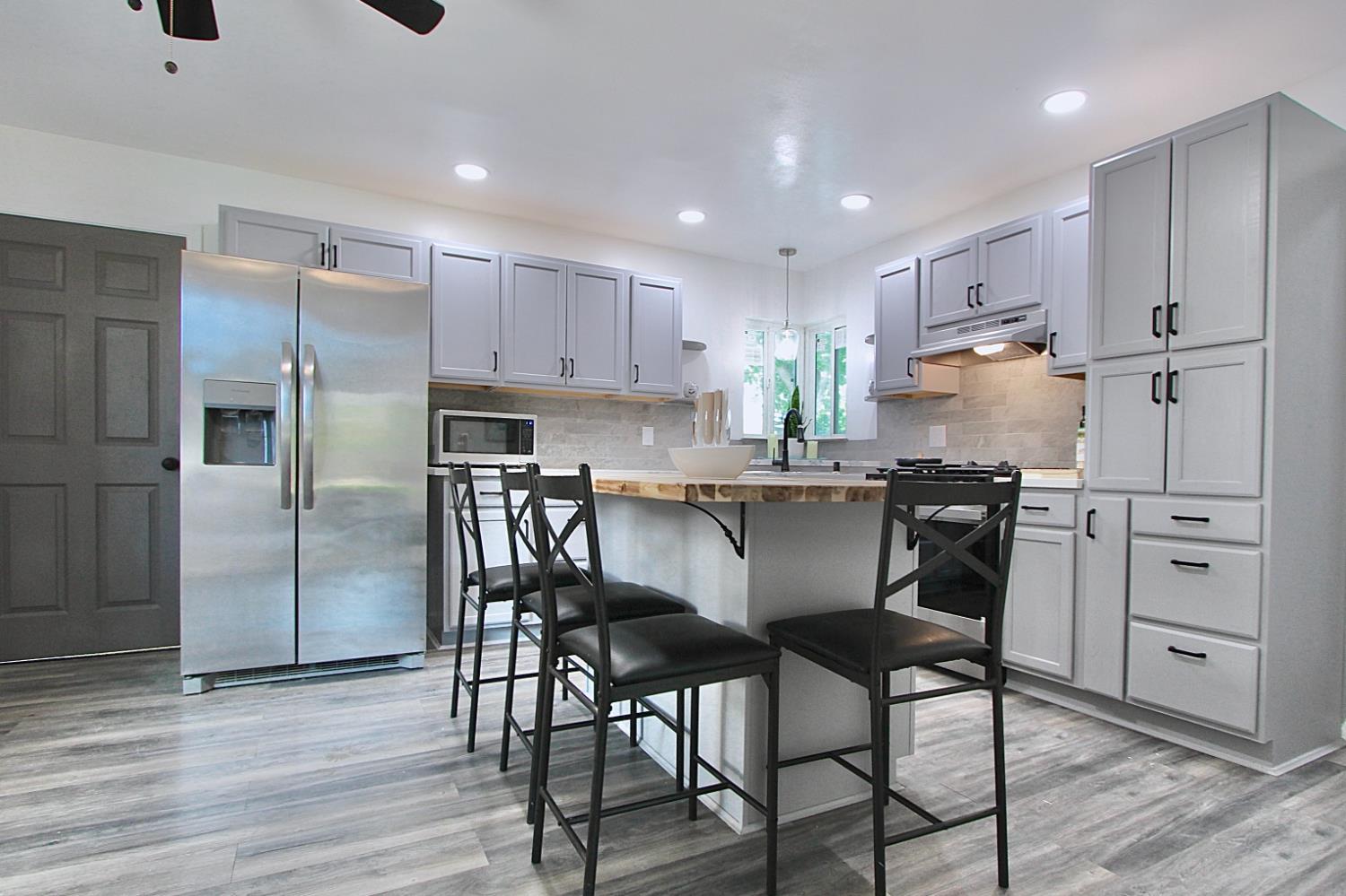 4566 Freeway Circle Sacramento CA 95841