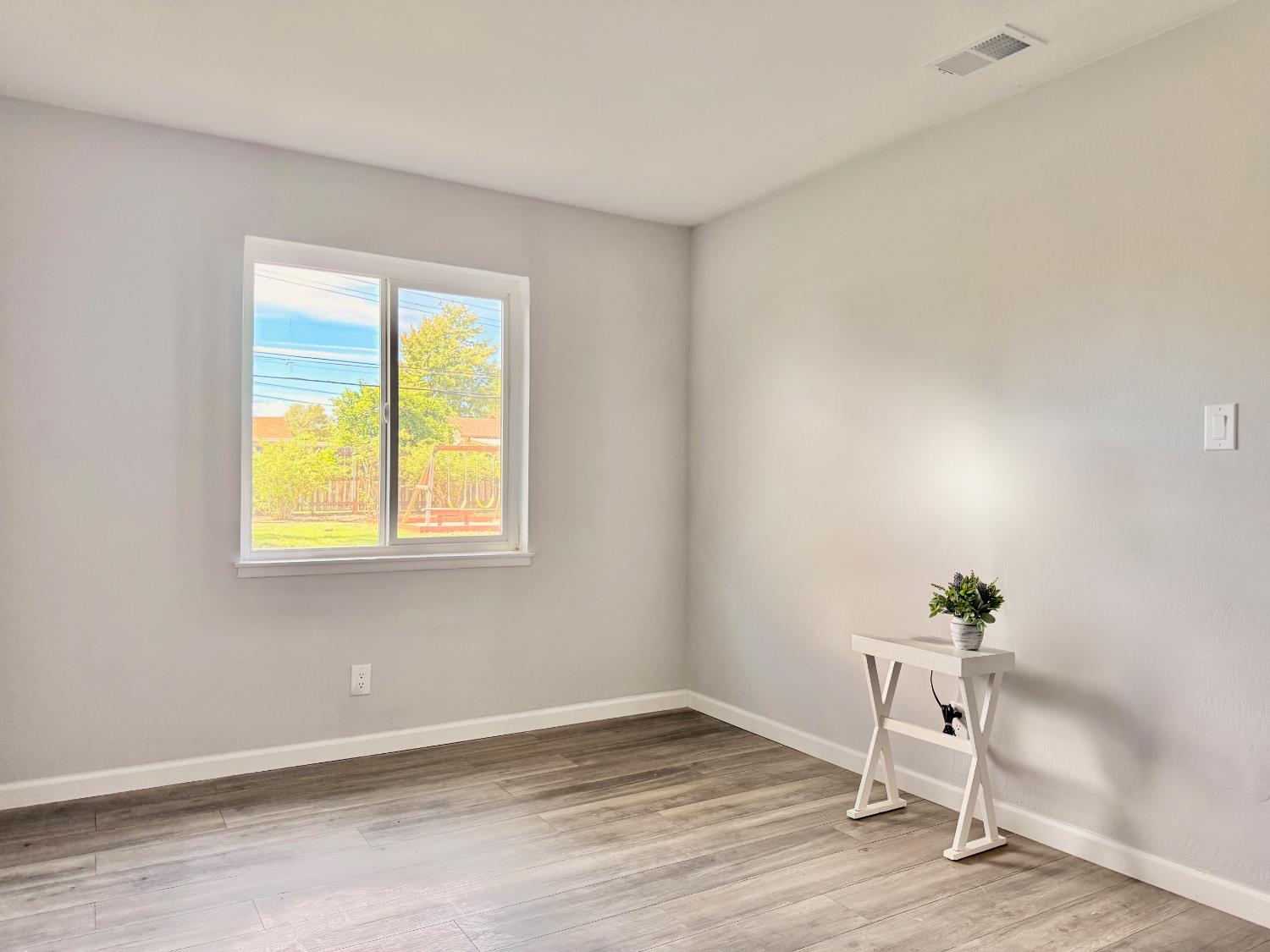 4566 Freeway Circle Sacramento CA 95841