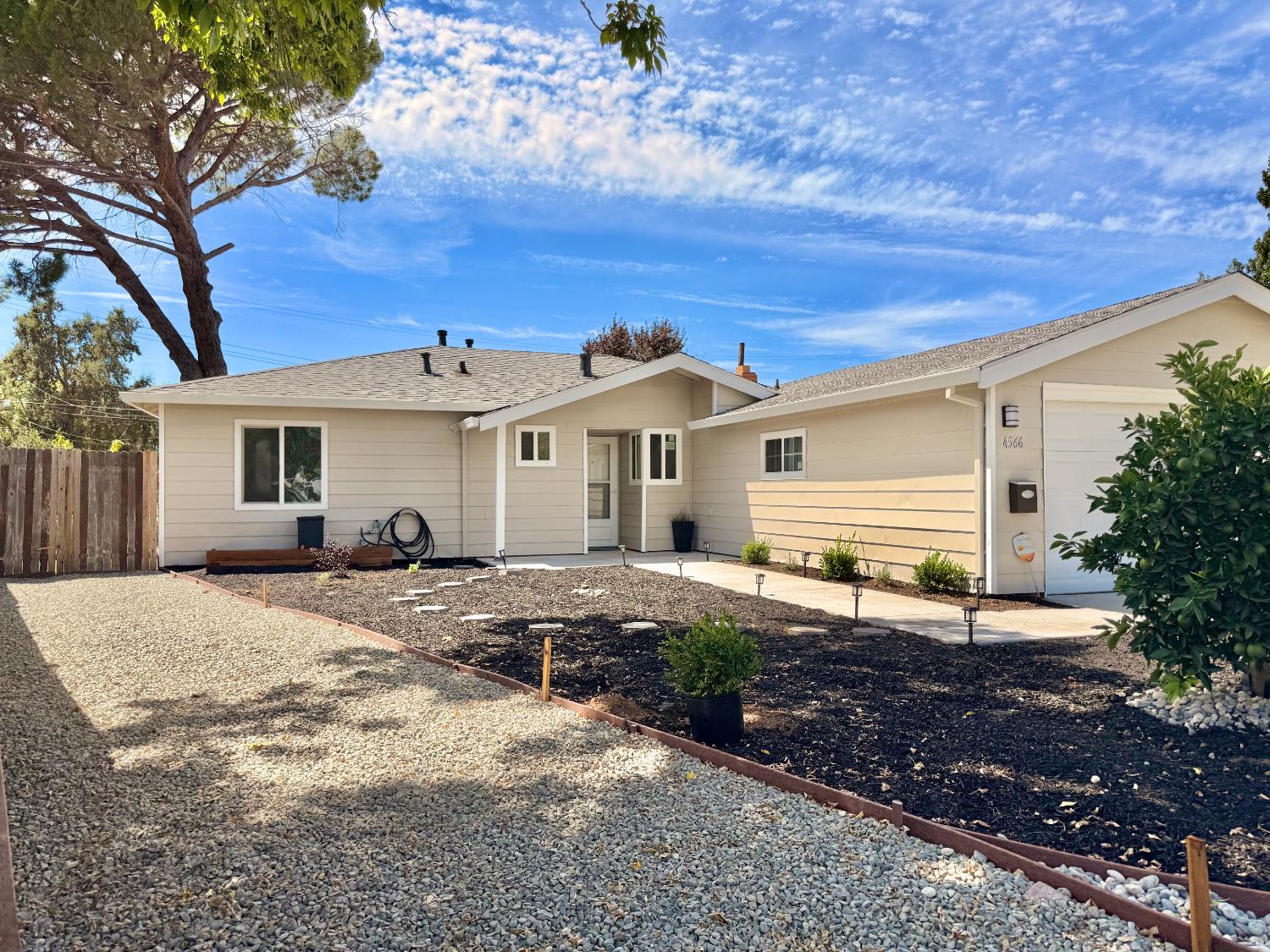 4566 Freeway Circle Sacramento CA 95841