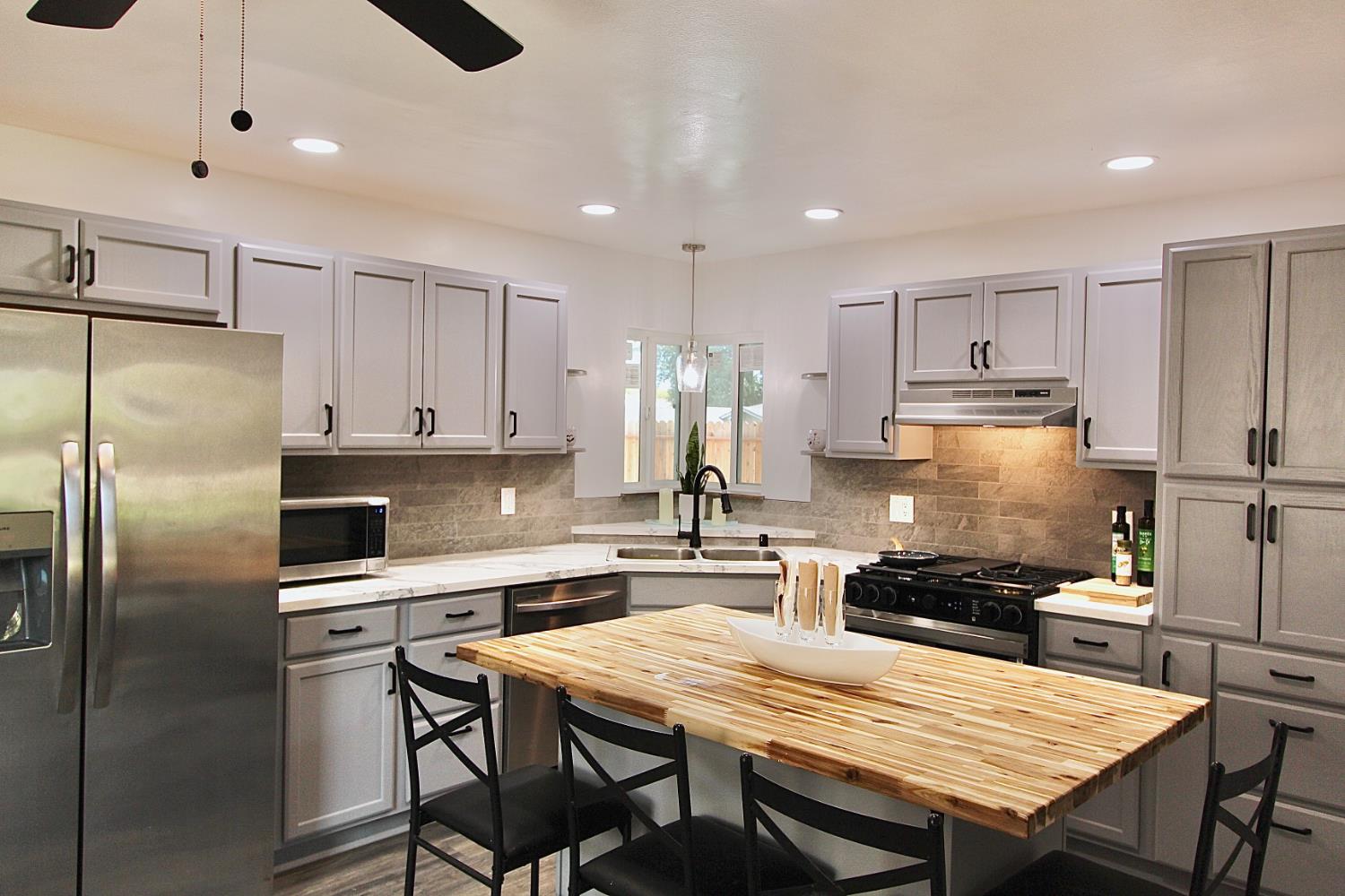4566 Freeway Circle Sacramento CA 95841